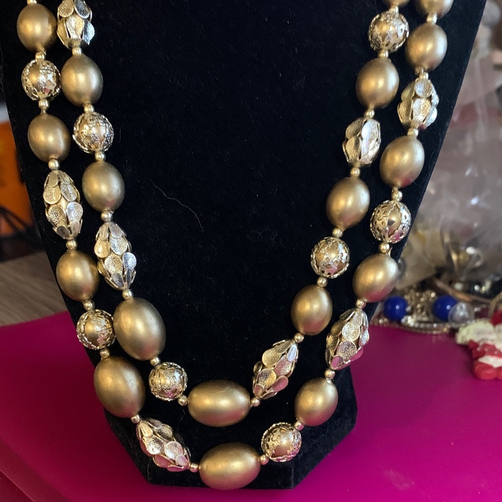 Luxurious Gold Beaded Necklace